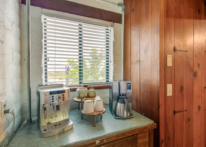 Hollywood Hills Of Tucson: 20 Acres, Pool, Hot Tub